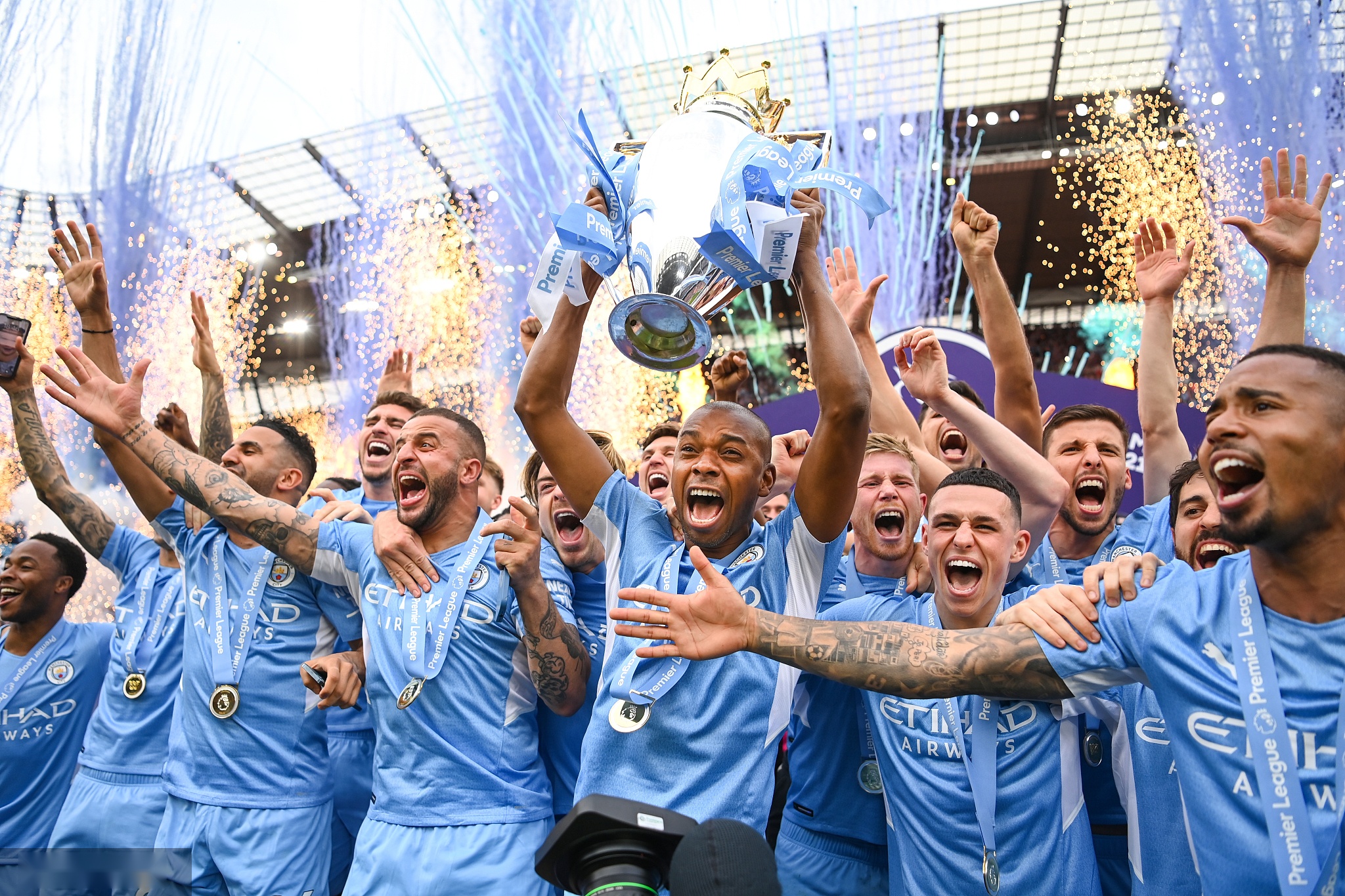 却存在着共 却存在着共