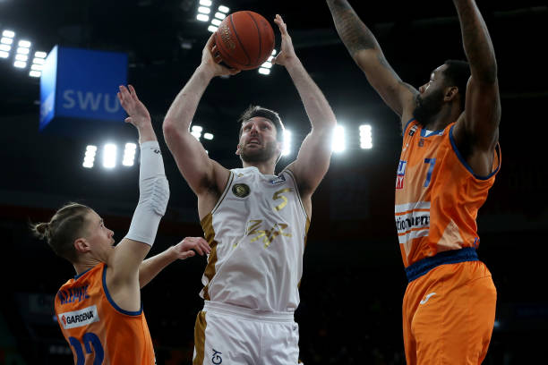 以及中距离 以及中距离